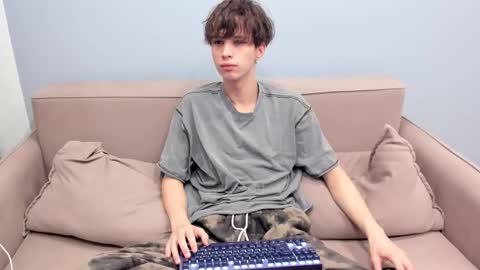 your_shy_guy online show from February 21, 9:18 pm