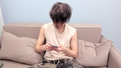 your_shy_guy online show from January 8, 7:20 pm