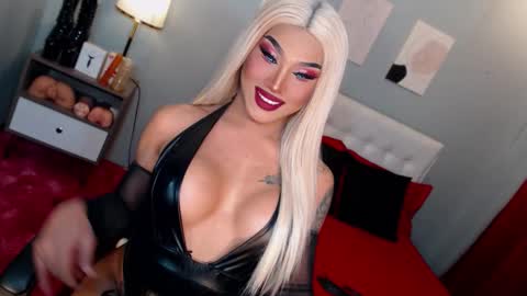 TRICXIEBELLE online show from November 10, 8:33 pm