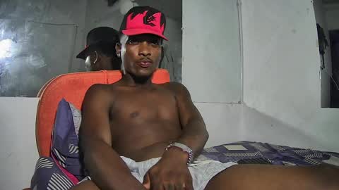 Yourdaddy2005 online show from April 8, 4:54 pm