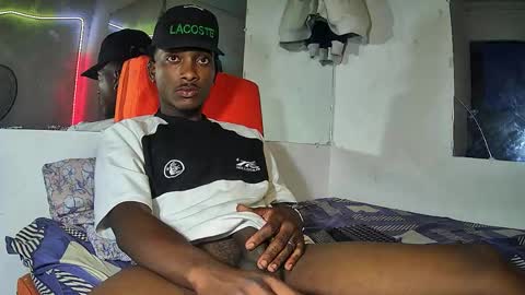 Yourdaddy2005 online show from March 11, 1:25 pm