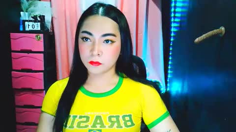 yourdirtygirl_lyla online show from February 1, 8:00 am