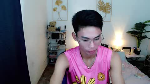 Snapshot of yourdreamboyx chatting on October 27, 4:45 am Rence online show from October 27, 4:45 am
