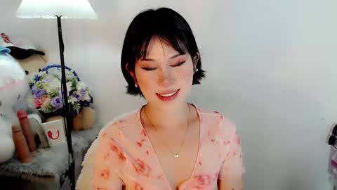 PrettyElla online show from November 8, 9:45 am