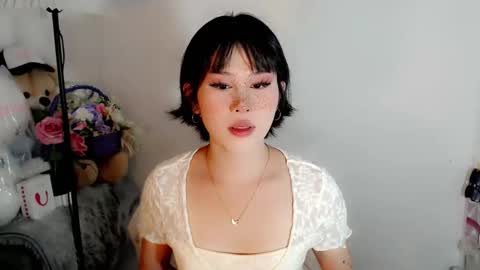 PrettyElla online show from October 31, 3:18 am