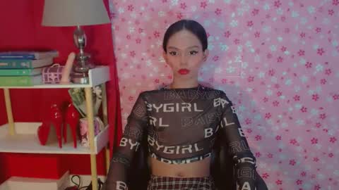 RICCIE MAE online show from November 12, 5:43 am