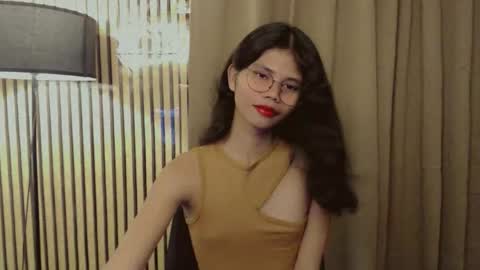 Vivian online show from October 27, 12:16 pm