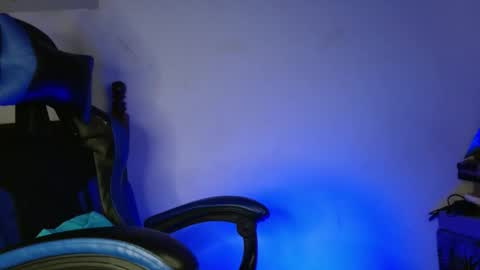 yourfavorite_bigclit online show from March 15, 9:35 am