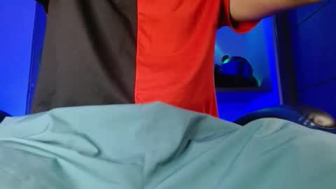 yourfavorite_bigclit online show from May 2, 10:21 am