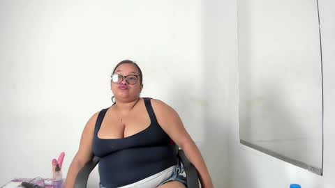 yourlittlewife online show from September 23, 11:04 am