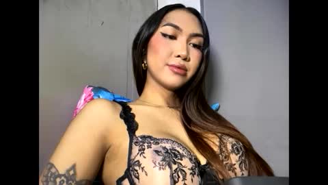 yourlovebella88 online show from January 18, 6:50 pm