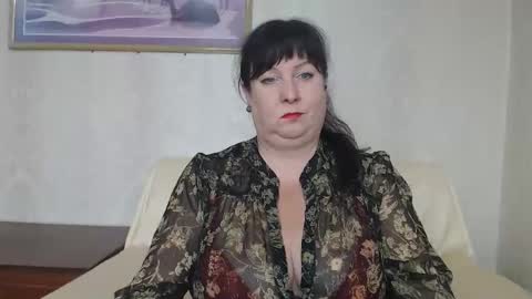 Snapshot of yourmilf4love chatting on October 18, 12:42 pm lANA online show from October 18, 12:42 pm