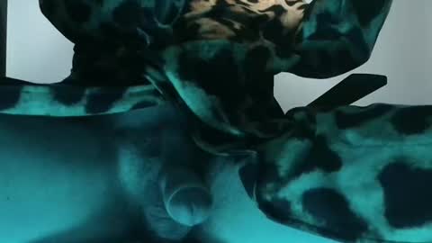 youroneshot online show from November 17, 3:25 pm