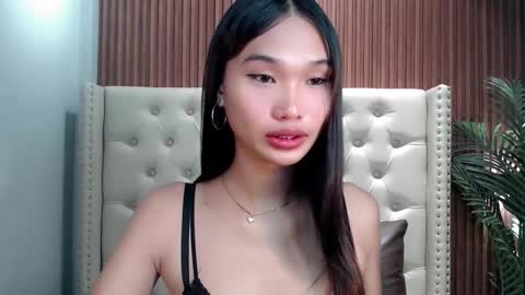 yoursluttyashxx online show from December 3, 5:35 pm