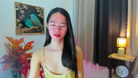 yourtinybunny online show from April 12, 11:25 am