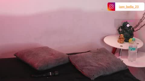 Bella- Independert Model online show from February 10, 6:55 pm