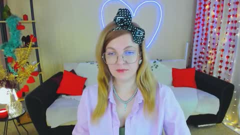 Alice online show from March 4, 6:38 pm