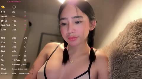 YowgineTheGreat online show from October 24, 10:38 am