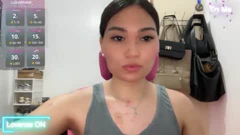 yrdrmgrl_jennie26 online show from May 3, 8:04 pm