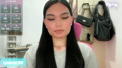 yrdrmgrl_jennie26 online show from May 6, 9:32 pm