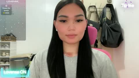 yrdrmgrl_jennie26 online show from May 5, 9:31 pm