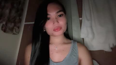 yrdrmgrl_jennie26 online show from December 2, 9:13 pm