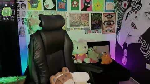    rawr   Anne Independent model      online show from February 24, 10:35 pm