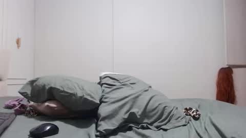 yuliana_25 online show from May 6, 11:11 pm