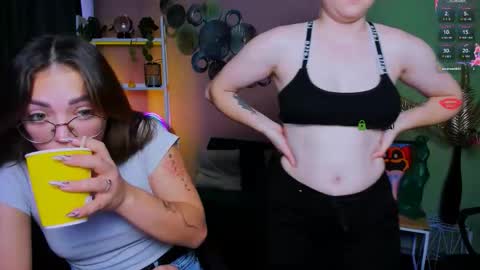 yume_sakura_ online show from October 17, 8:07 am