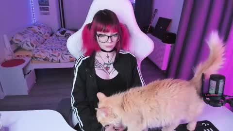 Yumi 3 online show from May 1, 5:51 pm