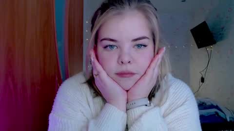 Snapshot of yumm_lolly chatting on December 26, 10:48 am Polly online show from December 26, 10:48 am