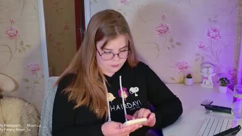 Snapshot of yumm_lolly chatting on October 19, 12:21 pm Polly online show from October 19, 12:21 pm