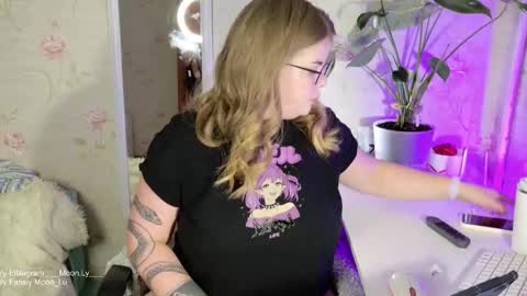Snapshot of yumm_lolly chatting on September 26, 1:30 pm Polly online show from September 26, 1:30 pm