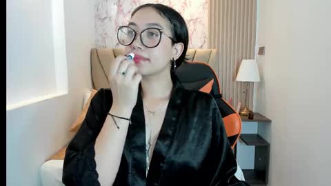 Snapshot of yuna__min chatting on September 25, 6:26 pm Yuna  online show from September 25, 6:26 pm