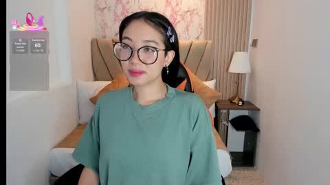 Snapshot of yuna__min chatting on October 8, 10:32 am Yuna  online show from October 8, 10:32 am