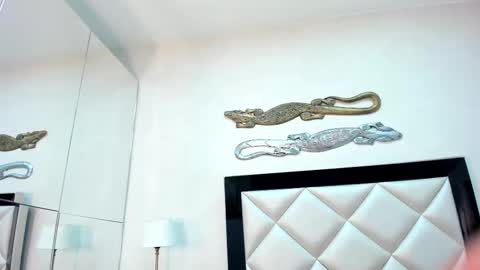 yuna_banks online show from October 11, 12:10 pm
