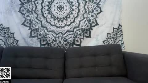 yurdreams_22 online show from April 7, 3:03 pm