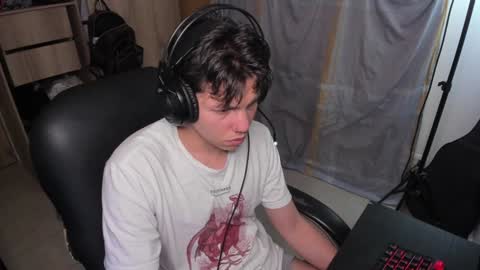 yurii_moody online show from December 7, 2:47 am