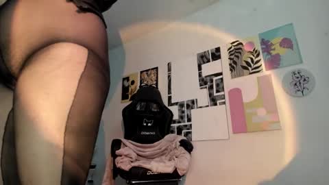 paola online show from November 4, 9:49 pm