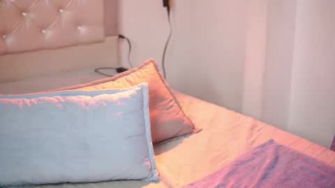 Yuyi Cam online show from November 9, 3:10 am