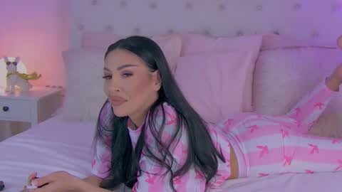 Laura online show from April 7, 7:10 am