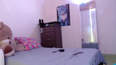 yvonn online show from October 22, 2:15 am