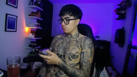 zac_muller1 online show from February 21, 7:11 am