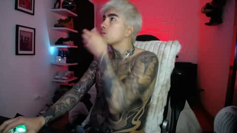 zac_muller1 online show from May 21, 12:11 pm