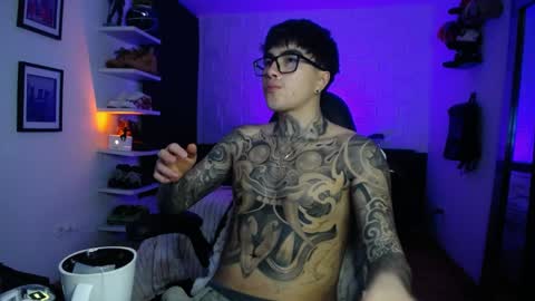 zac_muller1 online show from April 7, 6:04 am