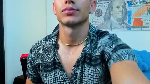 zachpri20 online show from January 7, 3:33 pm