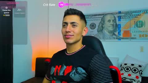 zachpri20 online show from December 16, 7:21 pm