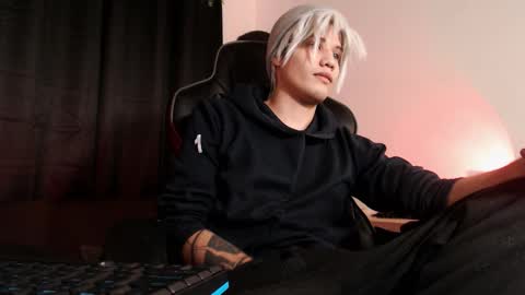 zack_morgan online show from December 21, 3:57 am