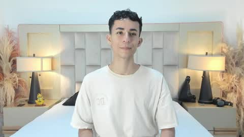 zahir_ashar online show from April 1, 12:22 am