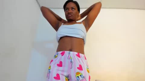 Snapshot of zamara__ chatting on March 6, 2:51 pm Zamara online show from March 6, 2:51 pm